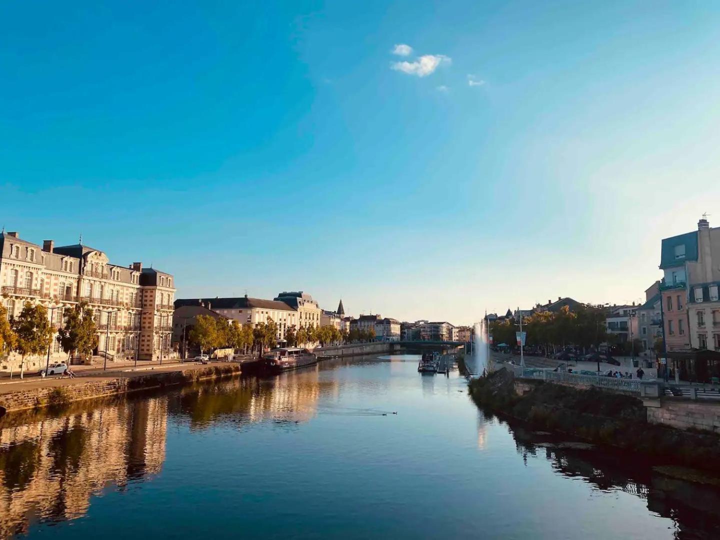 Logement Neuf "Meuse" - Hyper Centre - Parking Proche - Proche Gare - 4 Chambres - Terrasse Couverte - Wifi ! Gere Par Prestazen'Services Verdún Exterior foto