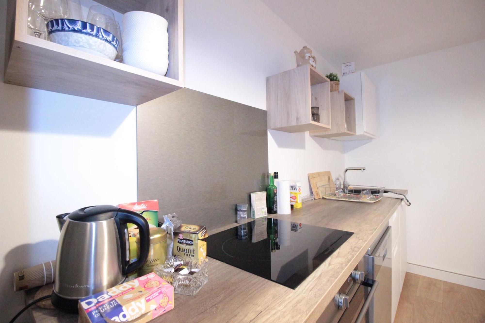 Logement Neuf "Meuse" - Hyper Centre - Parking Proche - Proche Gare - 4 Chambres - Terrasse Couverte - Wifi ! Gere Par Prestazen'Services Verdún Exterior foto